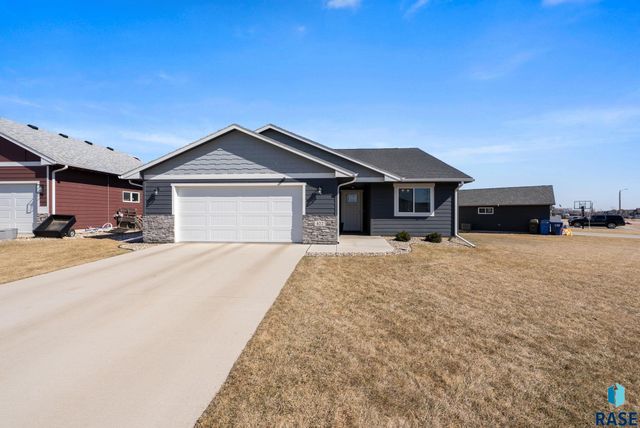 422 Thelma Ave Avenue, Harrisburg, SD 57032