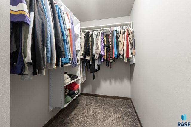 422 Thelma Ave Avenue, Harrisburg, SD 57032