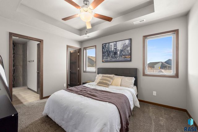 422 Thelma Ave Avenue, Harrisburg, SD 57032