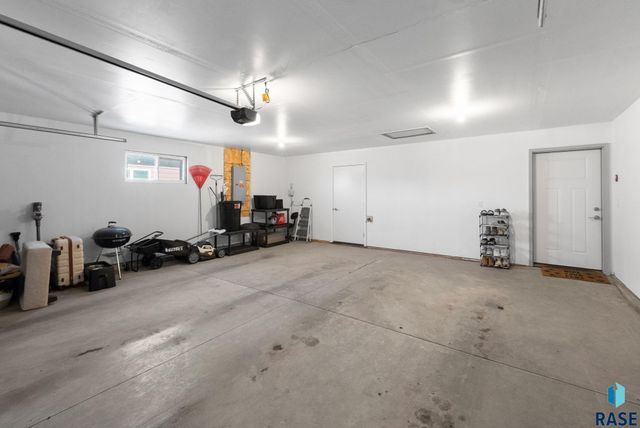 422 Thelma Ave Avenue, Harrisburg, SD 57032