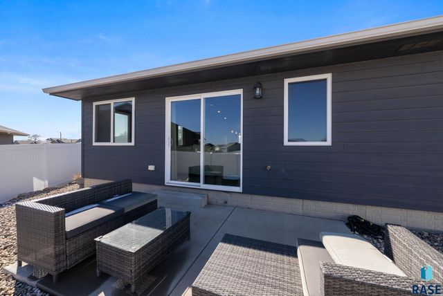 422 Thelma Ave Avenue, Harrisburg, SD 57032