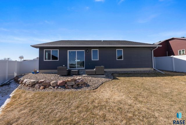 422 Thelma Ave Avenue, Harrisburg, SD 57032