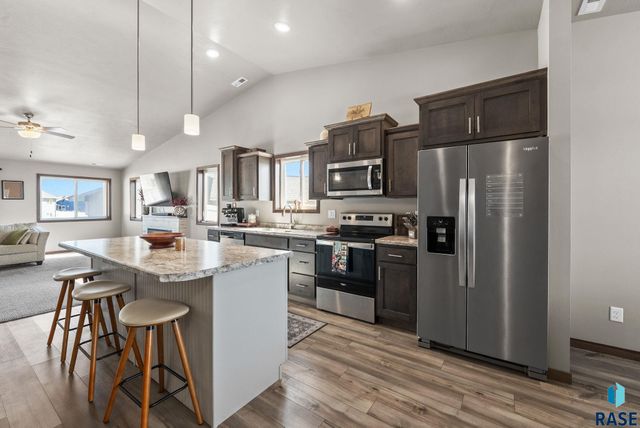 422 Thelma Ave Avenue, Harrisburg, SD 57032