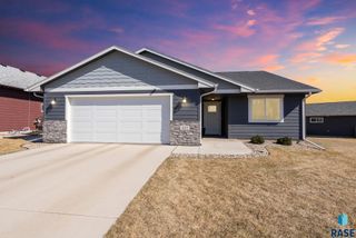 422 Thelma Ave Avenue, Harrisburg, SD 57032