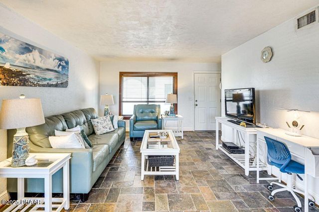 1404 N Atlantic Ave Unit 2, Daytona Beach, FL 32118