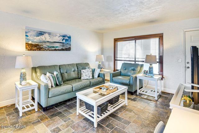 1404 N Atlantic Ave Unit 2, Daytona Beach, FL 32118