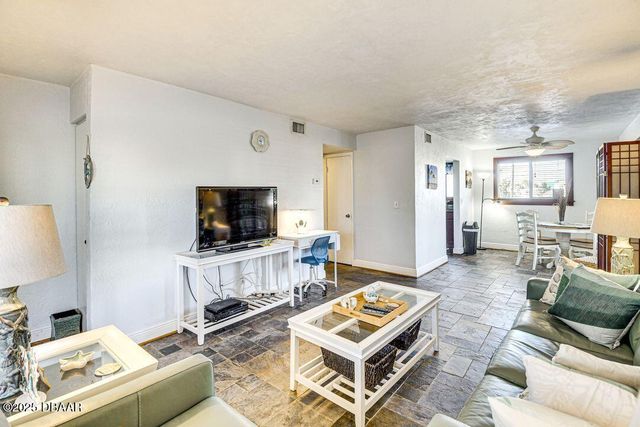 1404 N Atlantic Ave Unit 2, Daytona Beach, FL 32118