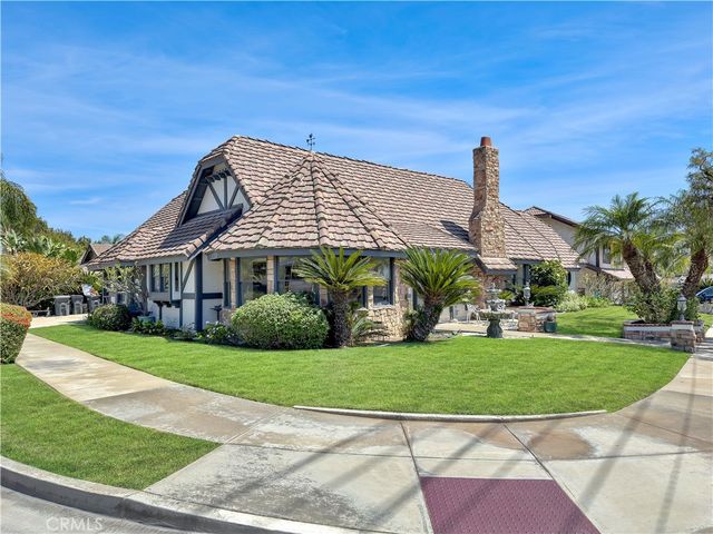 1571 N Santiago Boulevard, Orange, CA 92867