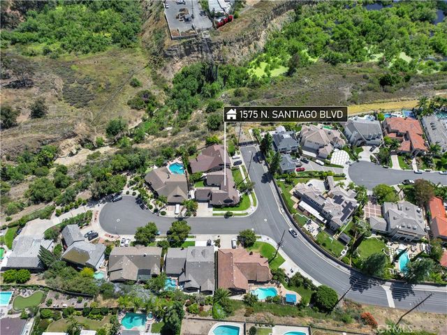 1571 N Santiago Boulevard, Orange, CA 92867