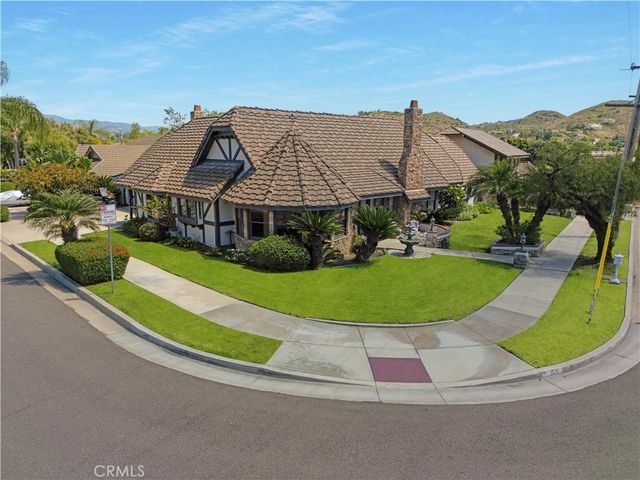 1571 N Santiago Boulevard, Orange, CA 92867