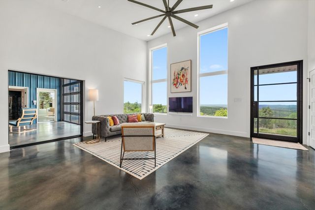 2300 Stagecoach Ranch LOOP B, Dripping Springs, TX 78620