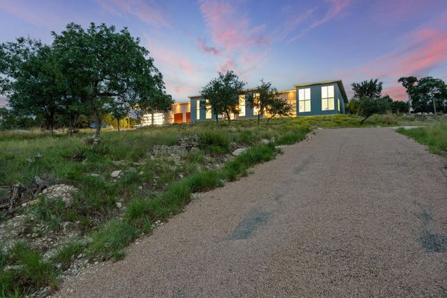2300 Stagecoach Ranch LOOP B, Dripping Springs, TX 78620