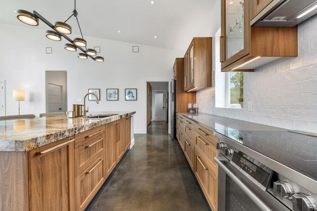 2300 Stagecoach Ranch LOOP B, Dripping Springs, TX 78620