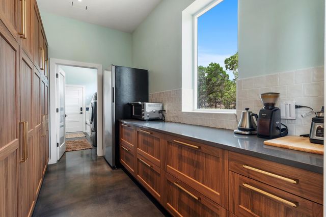 2300 Stagecoach Ranch LOOP B, Dripping Springs, TX 78620