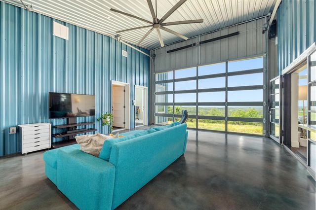 2300 Stagecoach Ranch LOOP B, Dripping Springs, TX 78620