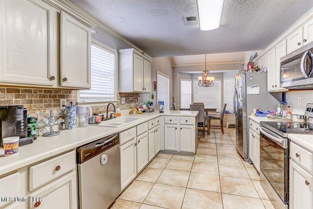 5956 Eagleston Drive, Olive Branch, MS 38654