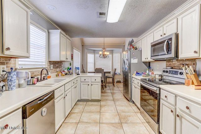 5956 Eagleston Drive, Olive Branch, MS 38654