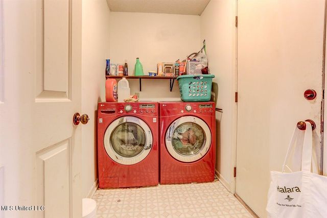 5956 Eagleston Drive, Olive Branch, MS 38654