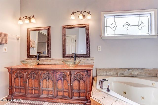 5956 Eagleston Drive, Olive Branch, MS 38654