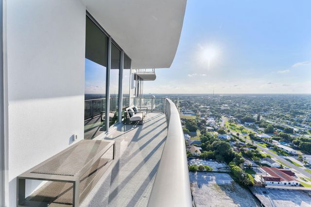 220 Lake Shore Drive 2321, Lake Park, FL 33403