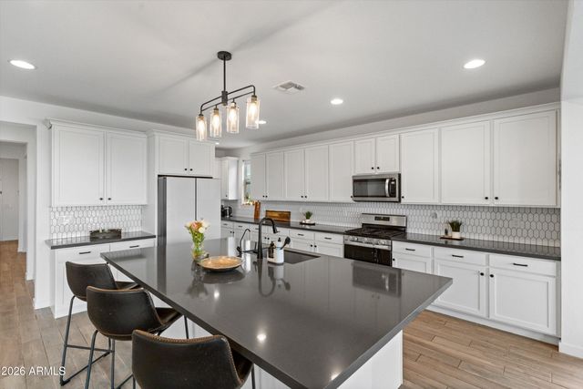 17834 W Thistle Landing Drive, Goodyear, AZ 85338