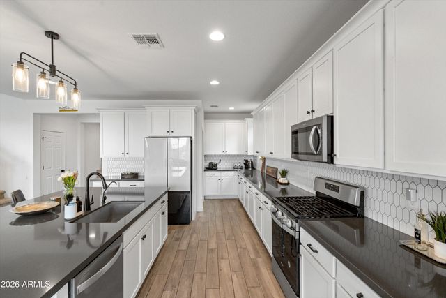 17834 W Thistle Landing Drive, Goodyear, AZ 85338