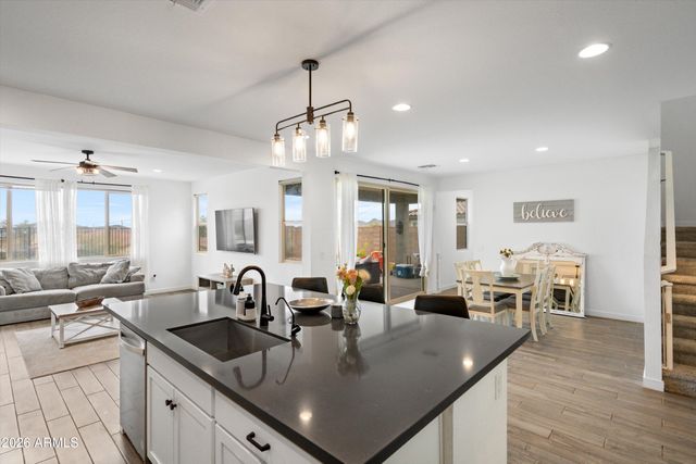 17834 W Thistle Landing Drive, Goodyear, AZ 85338