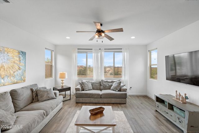 17834 W Thistle Landing Drive, Goodyear, AZ 85338