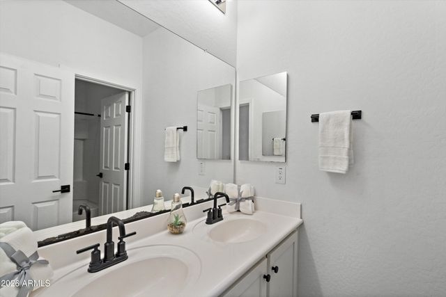 17834 W Thistle Landing Drive, Goodyear, AZ 85338