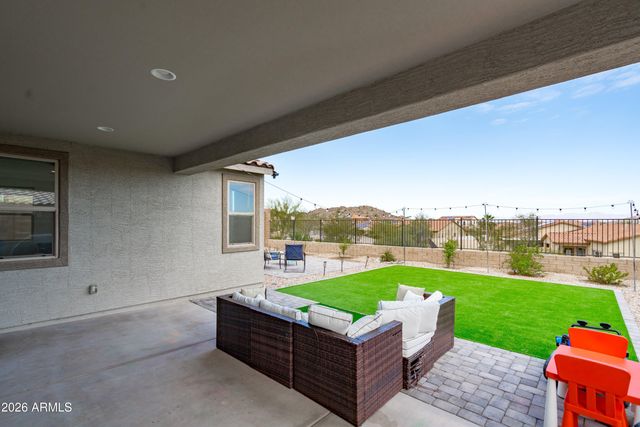 17834 W Thistle Landing Drive, Goodyear, AZ 85338