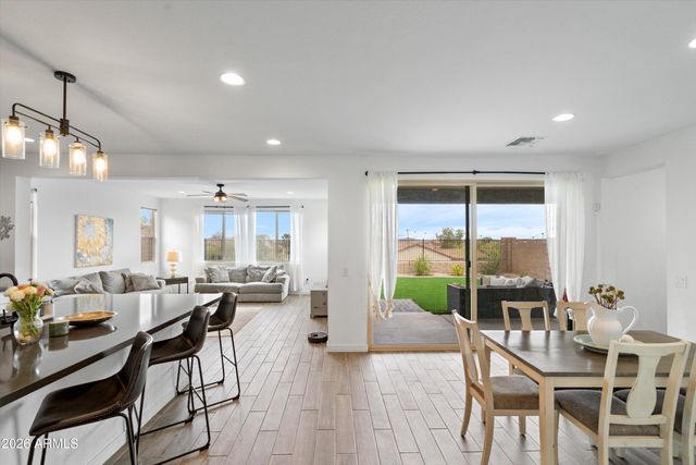 17834 W Thistle Landing Drive, Goodyear, AZ 85338