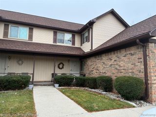3758 Heritage Parkway, Dearborn, MI 48124