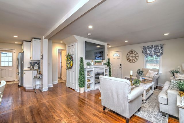 40 Hazelwood Avenue, Milford, CT 06461