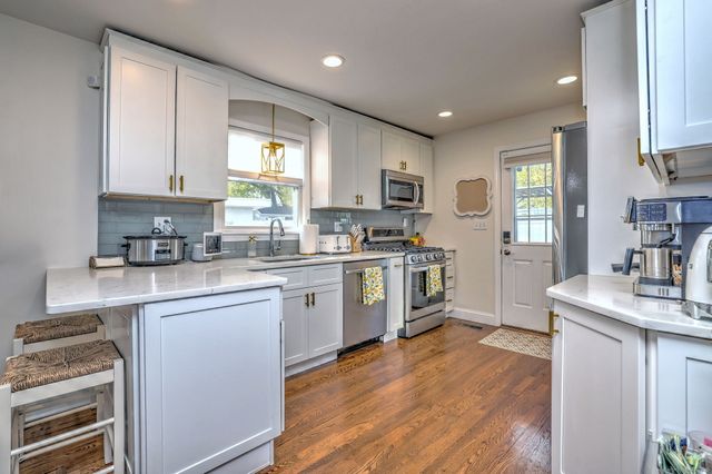 40 Hazelwood Avenue, Milford, CT 06461