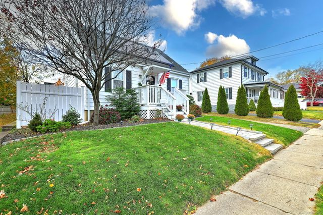 40 Hazelwood Avenue, Milford, CT 06461