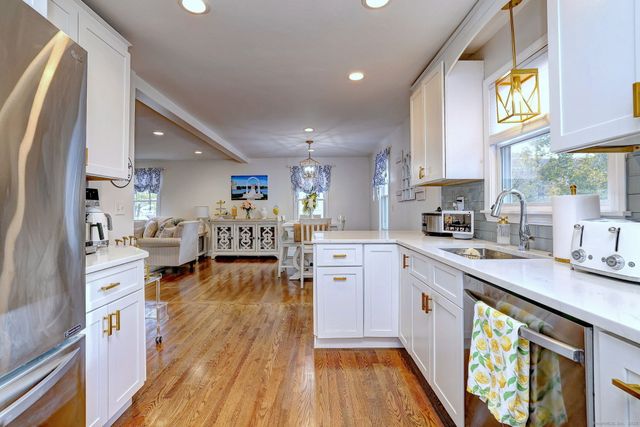 40 Hazelwood Avenue, Milford, CT 06461