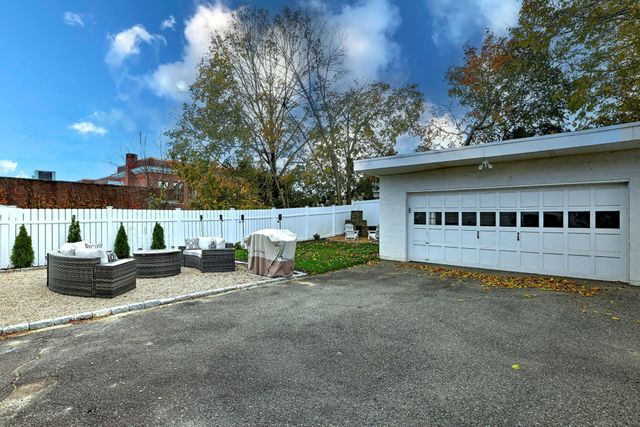 40 Hazelwood Avenue, Milford, CT 06461