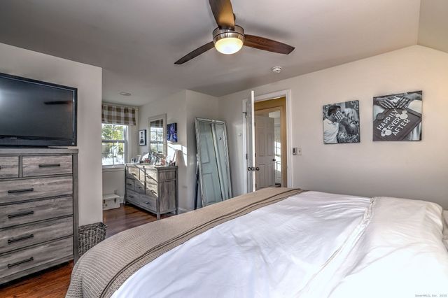 40 Hazelwood Avenue, Milford, CT 06461