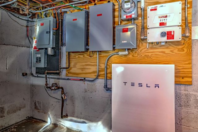 40 Hazelwood Avenue, Milford, CT 06461