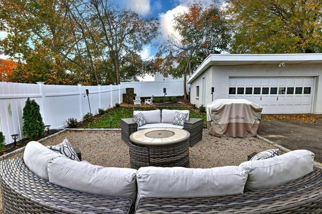 40 Hazelwood Avenue, Milford, CT 06461