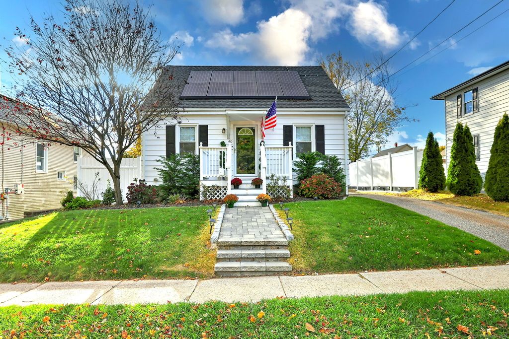 40 Hazelwood Avenue, Milford, CT 06461