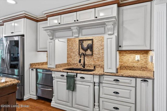 401 Old Stone Dr, Simpsonville, KY 40067