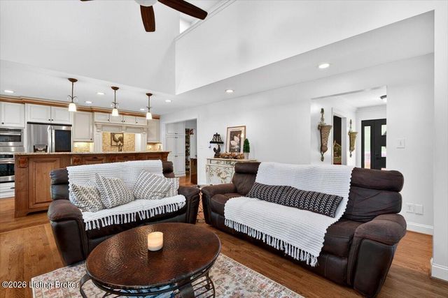 401 Old Stone Dr, Simpsonville, KY 40067