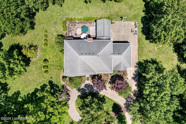401 Old Stone Dr, Simpsonville, KY 40067