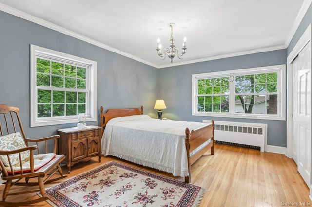 150 High Street, East Williston, NY 11596