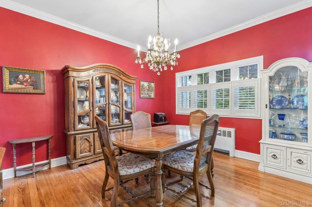 150 High Street, East Williston, NY 11596