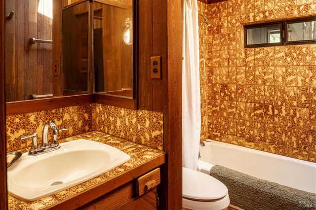 45516 Sunset Dr, Gualala, CA 95445