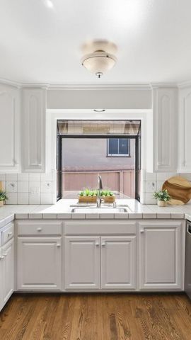 2310 Euclid Avenue, Redwood City, CA 94061