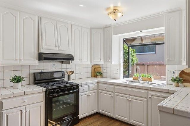 2310 Euclid Avenue, Redwood City, CA 94061