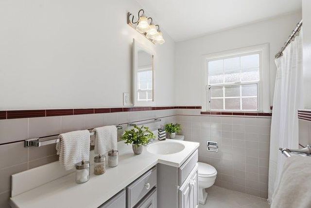2310 Euclid Avenue, Redwood City, CA 94061